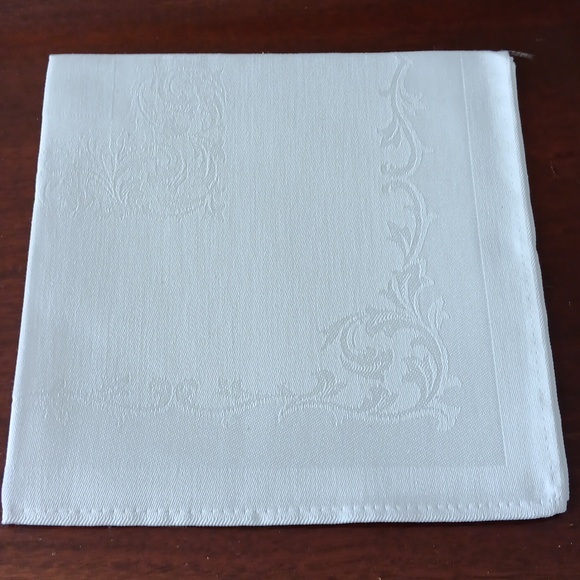 Never used 6 napkins - Picture 1 of 3